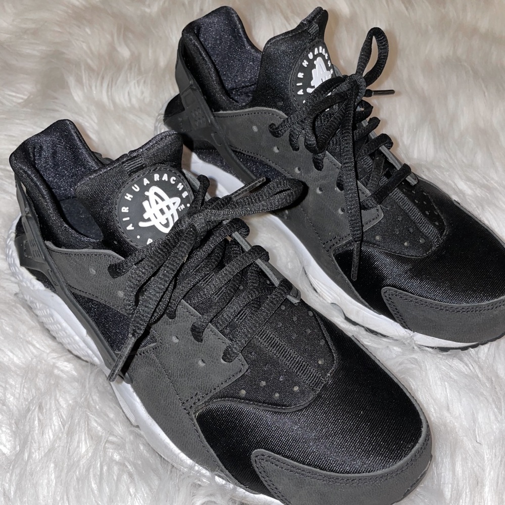 Nike Air Huarache Ultra Size 9